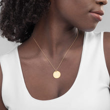 Load image into Gallery viewer, Fanm Total Kapital Hibiscus Disc Necklace
